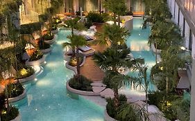 Panwaburi Beachfront Resort